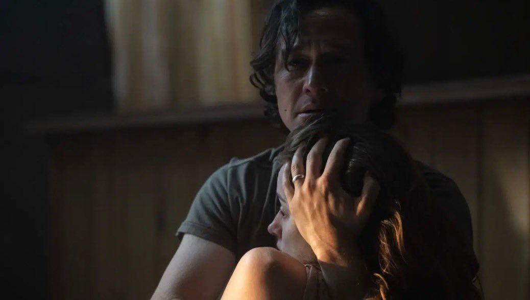 Pendulum: El Demonio Viene Por Ti : Foto Joseph Gordon-Levitt, Phoebe Dynevor