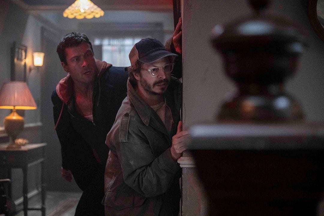 El sobreviviente : Foto Glen Powell, Michael Cera