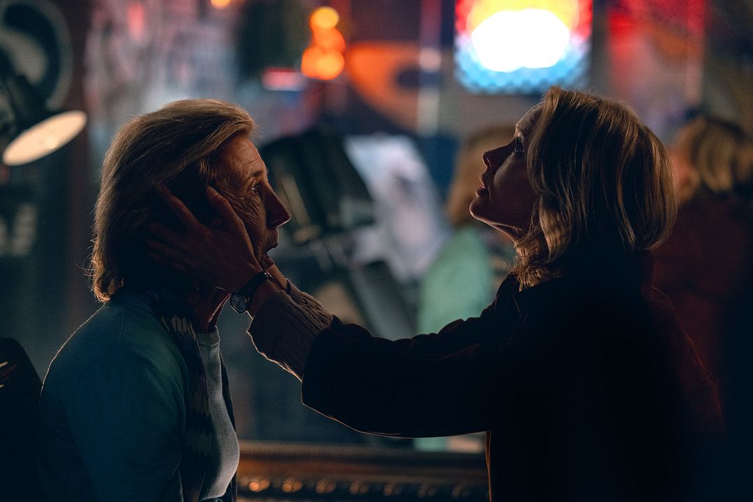 La Noche Del Demonio: Están Entre Nosotros : Foto Amelia Eve, Lin Shaye