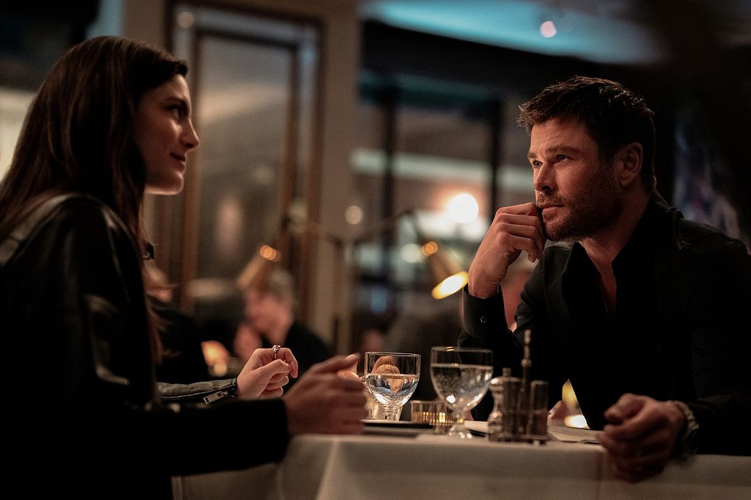 Caminos Del Crimen : Foto Monica Barbaro, Chris Hemsworth