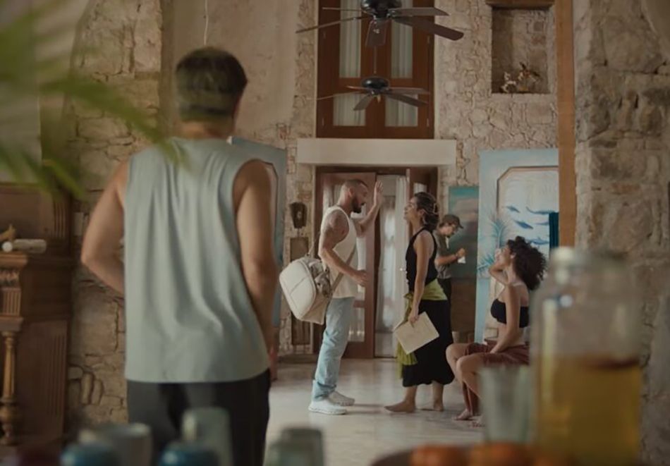 Hombre Al Agua : Foto Ricky Martin, Gael García Bernal
