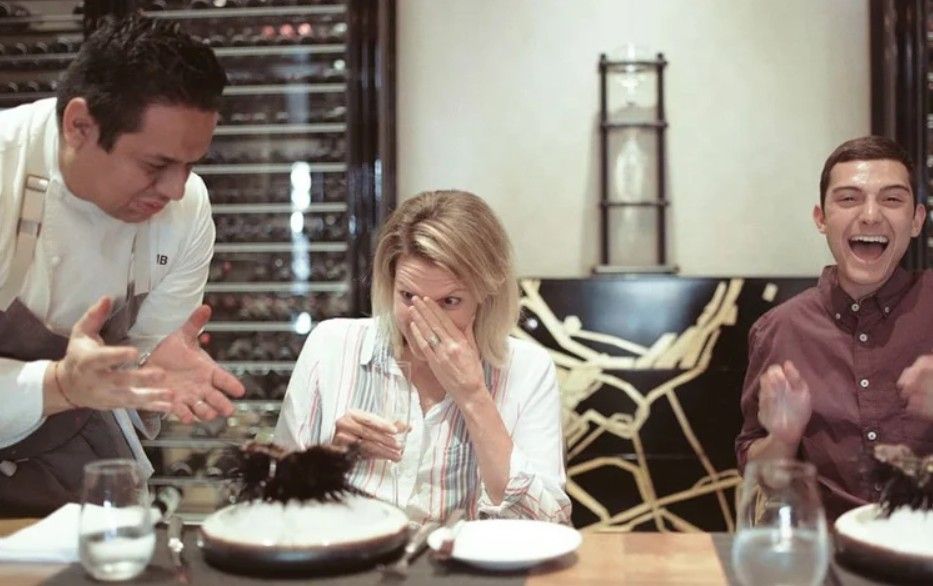 Ali Eats America : Foto