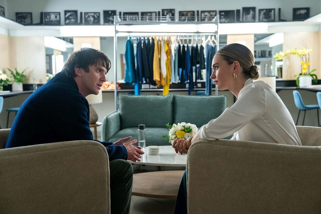 Match: La reina de las apps de citas : Foto Dan Stevens, Lily James