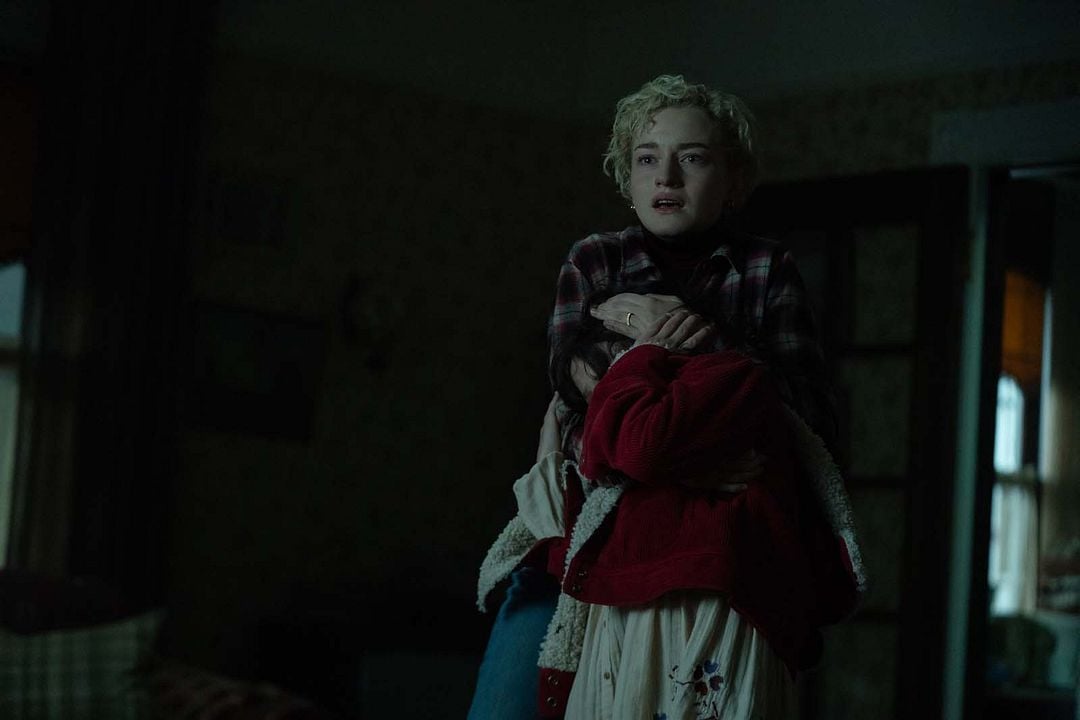 Hombre lobo : Foto Julia Garner, Matilda Firth