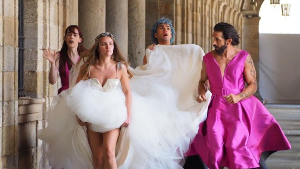 Vestida de blanco : Foto