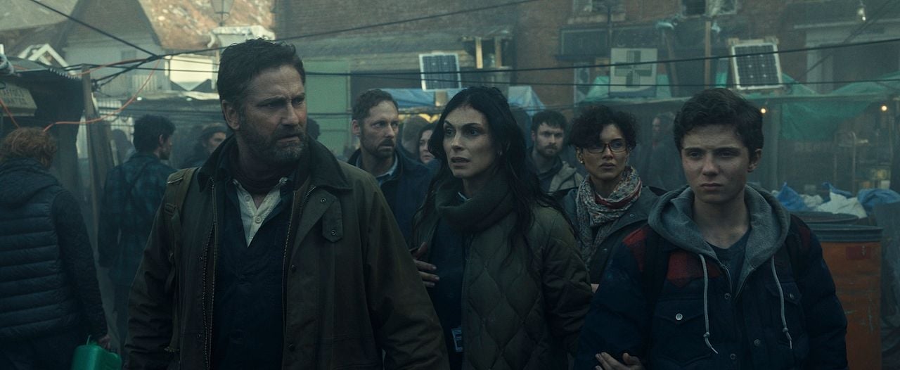 El Día del Fin del Mundo Migración : Foto Roman Griffin Davis, Morena Baccarin, Gerard Butler