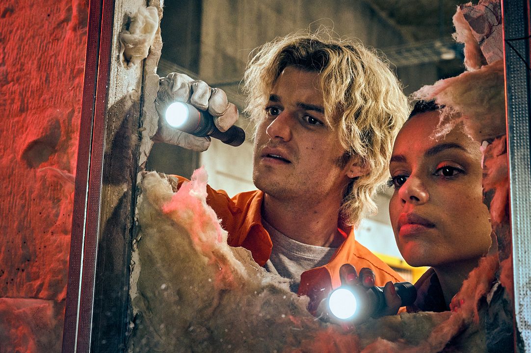 Alerta extinción : Foto Georgina Campbell, Joe Keery