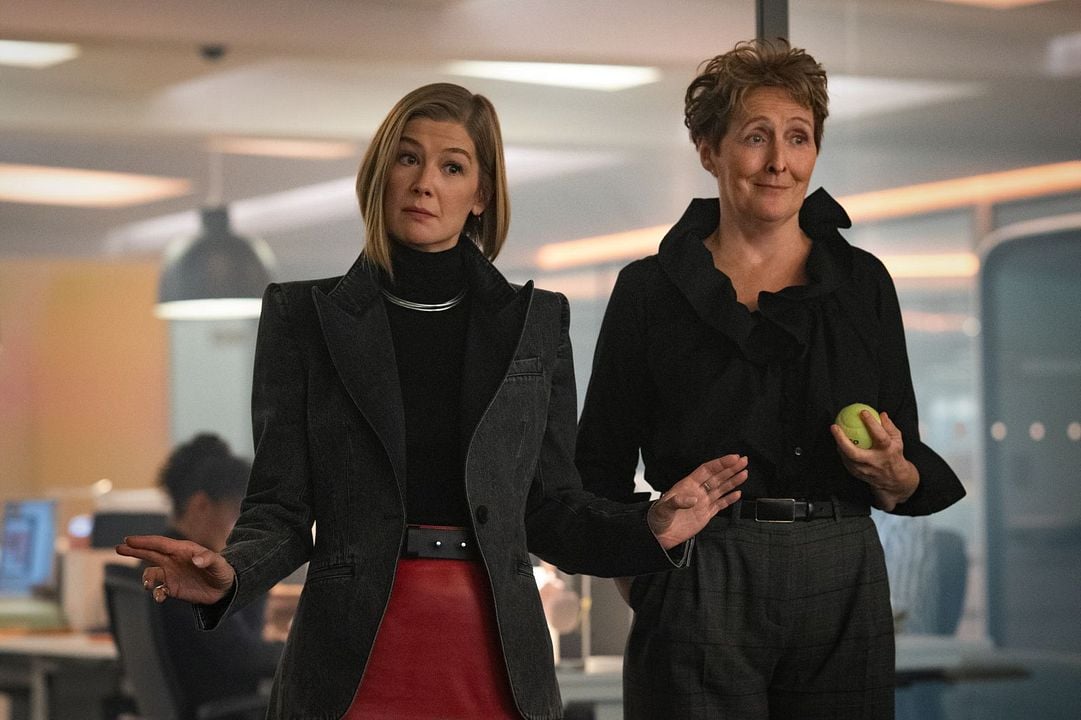 Las damas primero : Foto Fiona Shaw, Rosamund Pike