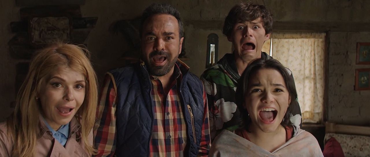 Desastre En Familia : Foto Itatí Cantoral