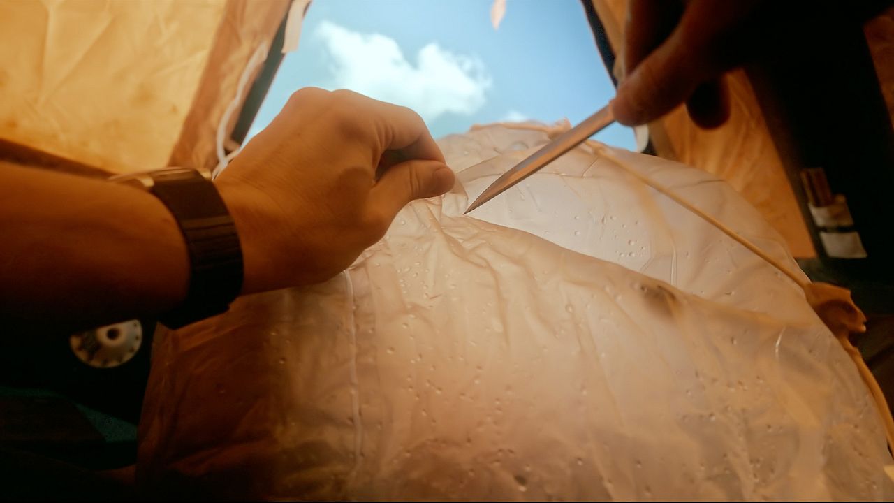 76 Days Adrift : Foto