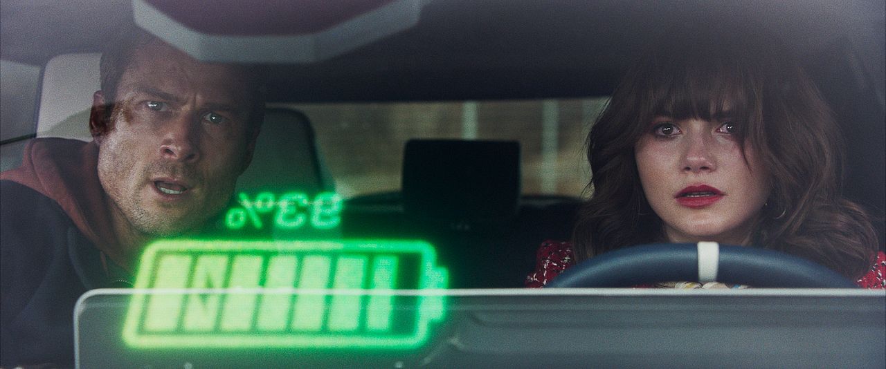 El sobreviviente : Foto Glen Powell, Emilia Jones