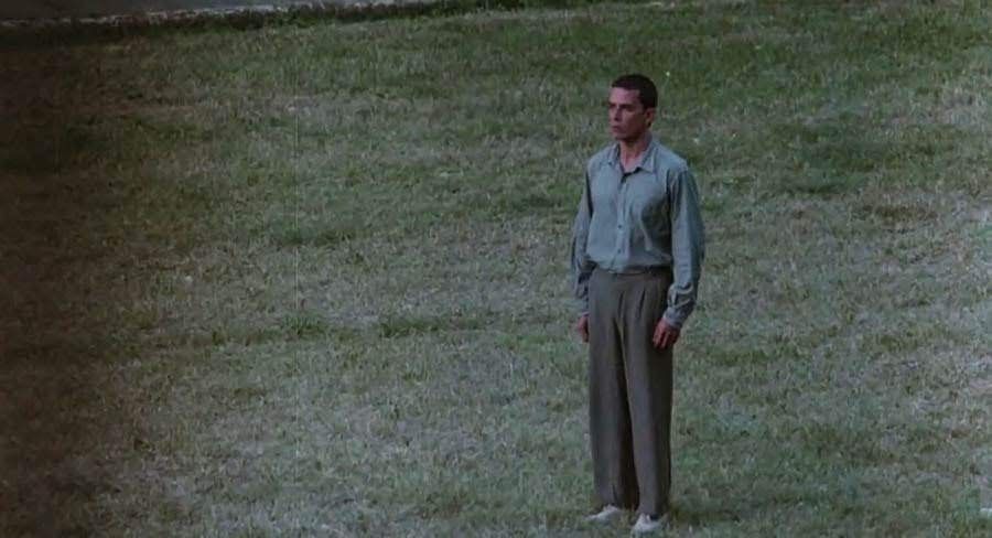 Hombre mirando al sudeste : Foto