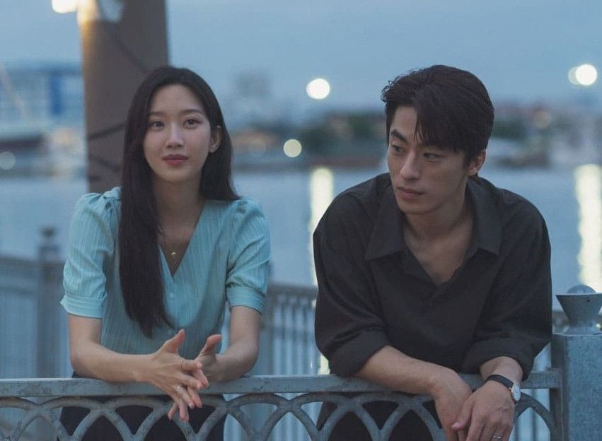 Once We Were Us : Foto Ga-young Moon, Kyo-hwan Koo