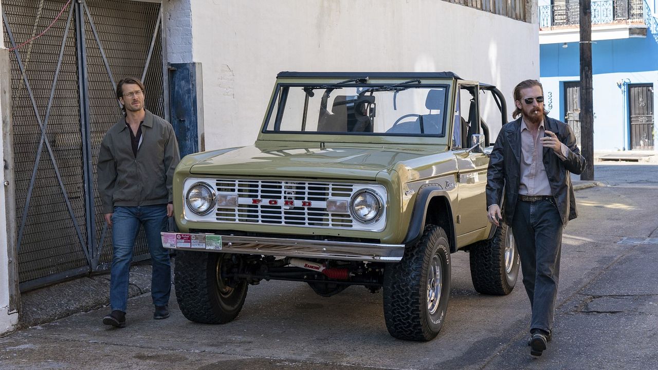 Cómplices del engaño : Foto Glen Powell