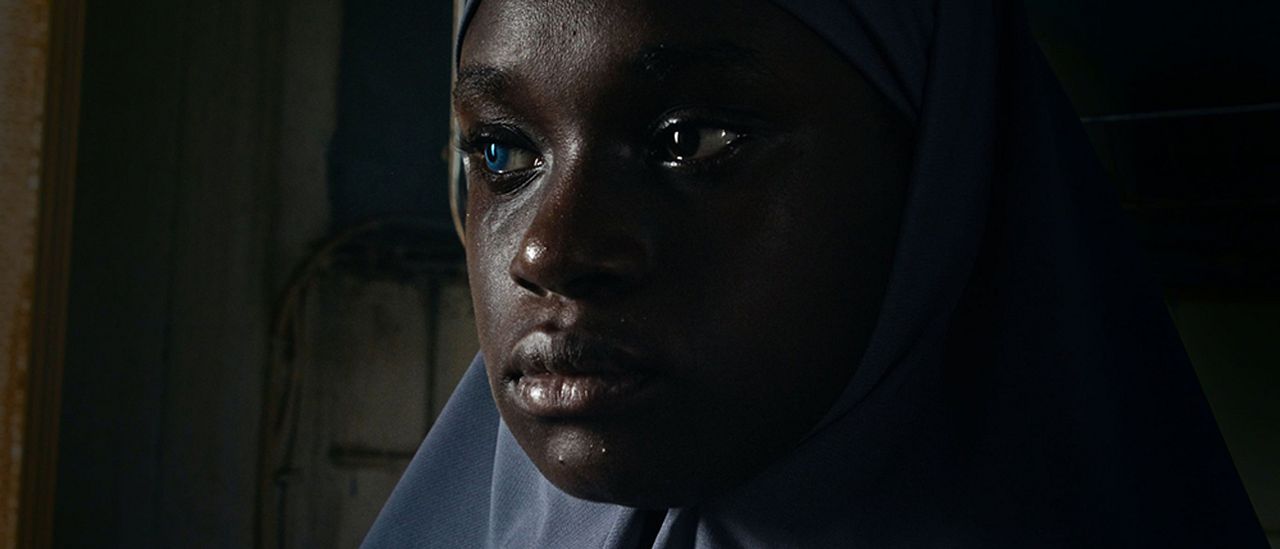 Eayshat Lam Taeud Qadiratan Ealaa Altayaran : Foto