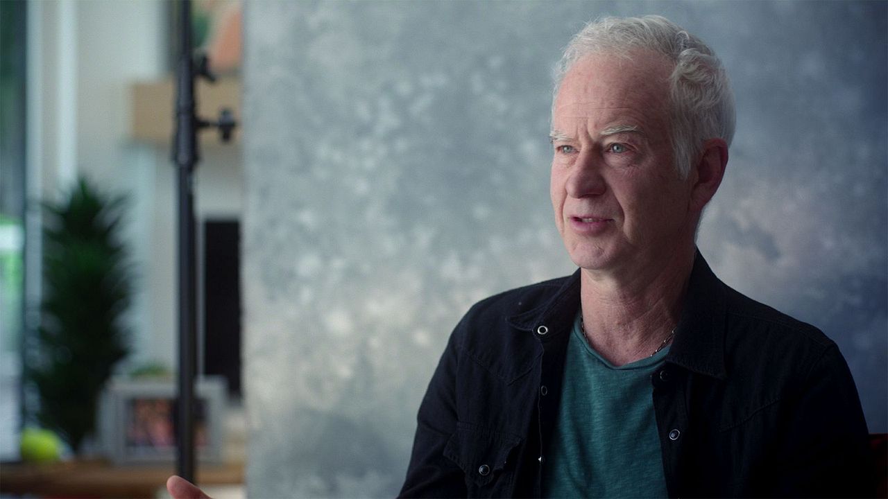 Chris y Martina: El set decisivo : Foto John McEnroe