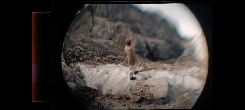 A Sudden Glimpse to Deeper Things : Foto