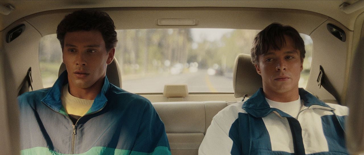 Monstruos: La historia de Lyle y Erik Menéndez : Foto Cooper Koch, Nicholas Alexander Chavez