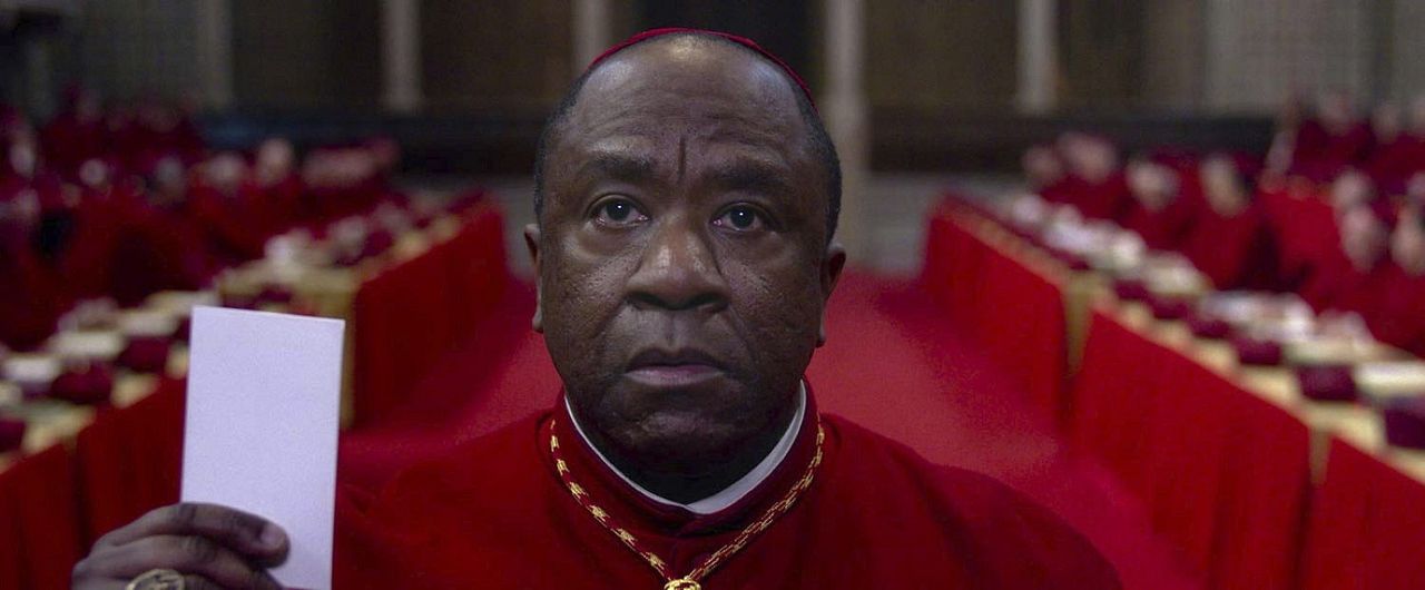Cónclave : Foto Lucian Msamati