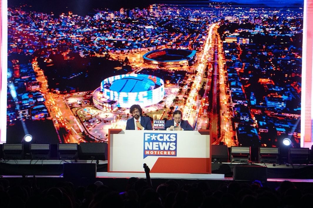 F*cks News Demandados En Pantalla Grande : Foto