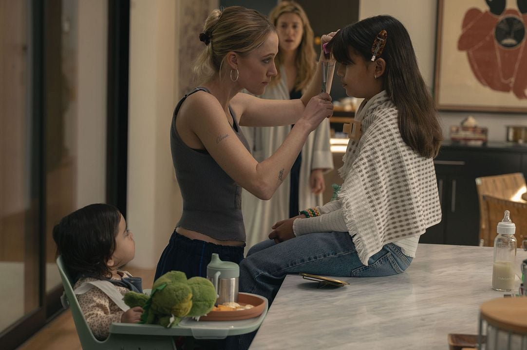 La mano que mece la cuna : Foto Maika Monroe, Mary Elizabeth Winstead