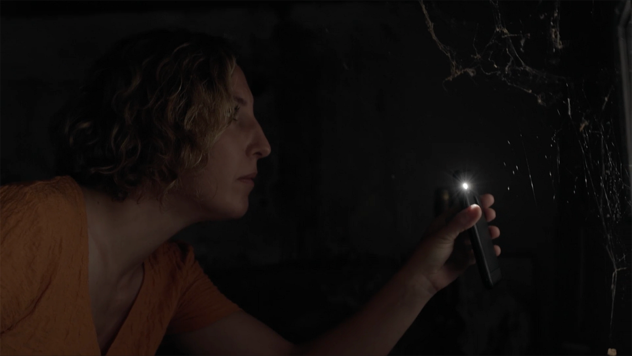 Tres hombres no pueden ocultarse bajo la tapa de un puchero : Foto