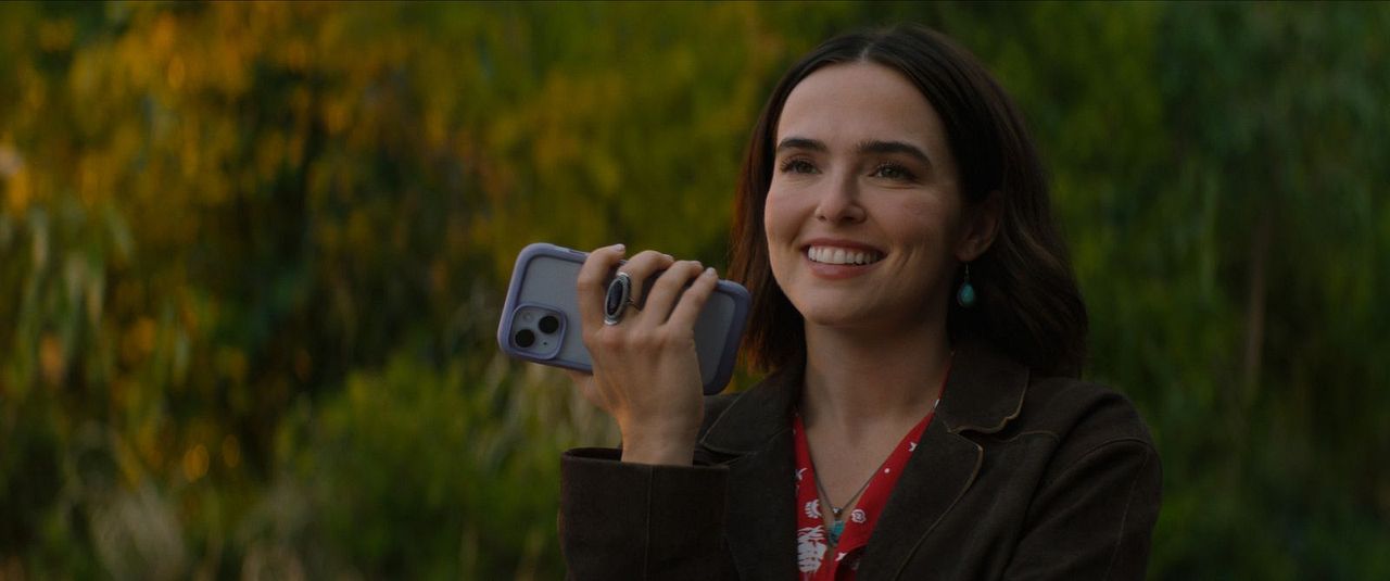 Mensajes de voz para Isabelle : Foto Zoey Deutch