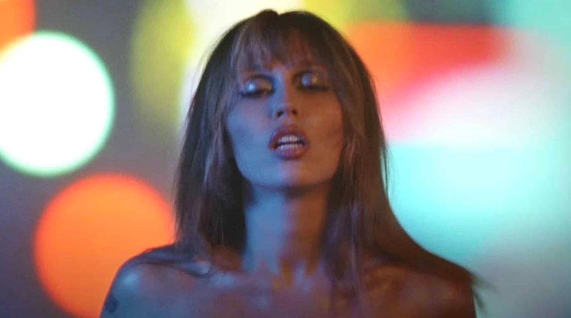 Miley Cyrus: Something Beautiful : Foto Miley Cyrus