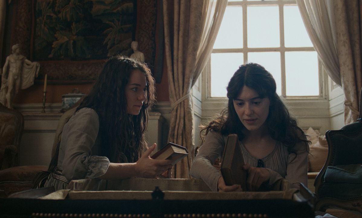 Sensatez Y Sentimiento  : Foto Esmé Creed-Miles, Daisy Edgar-Jones