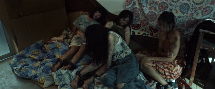 To Live Through Death : Foto