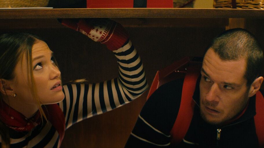 Un robo muy navideño : Foto Olivia Holt