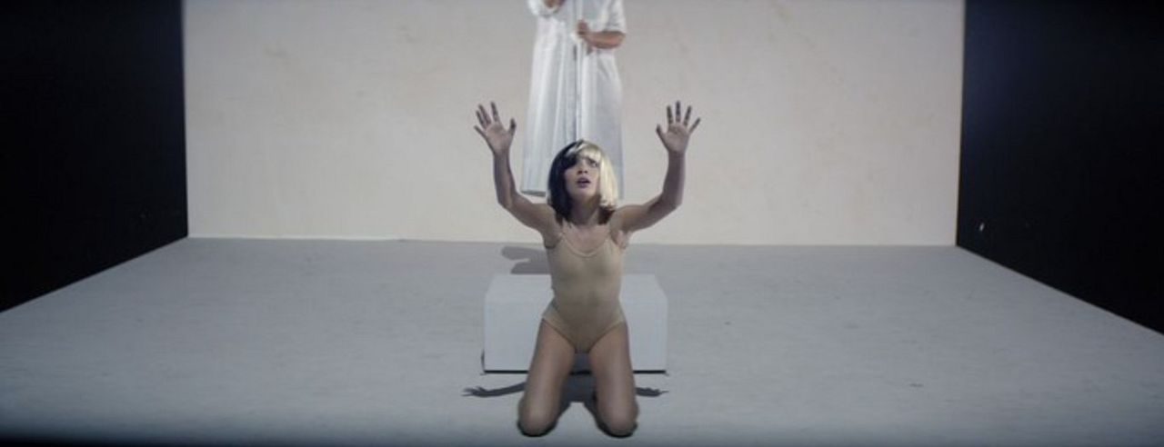 Sia: Nostalgic For The Present : Foto Sia