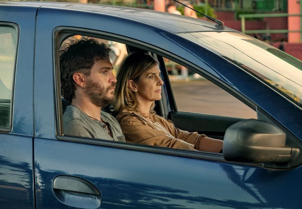 El último gigante : Foto Silvia Kutika, Matias Mayer