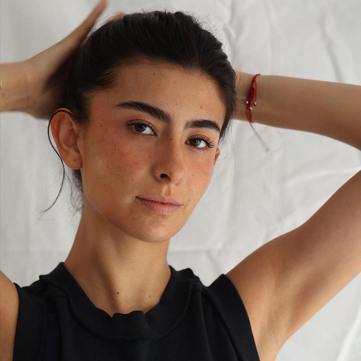 Póster Paola Ramones