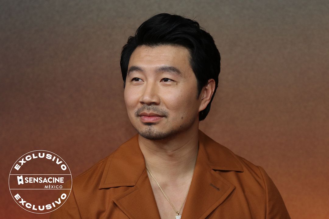 Atlas : Cobertura de revista Simu Liu