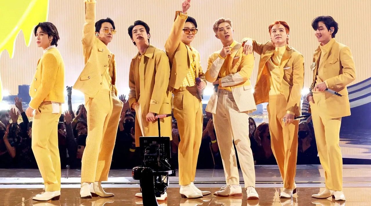 BTS Army: Forever We Are Young : Foto BTS