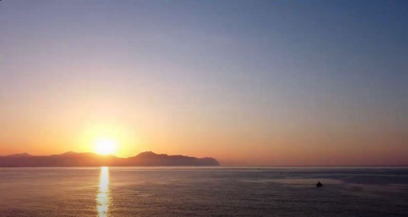 Loving in the Wave of Awakening - Why are we here? : Foto