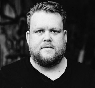 Póster Danny Kirrane