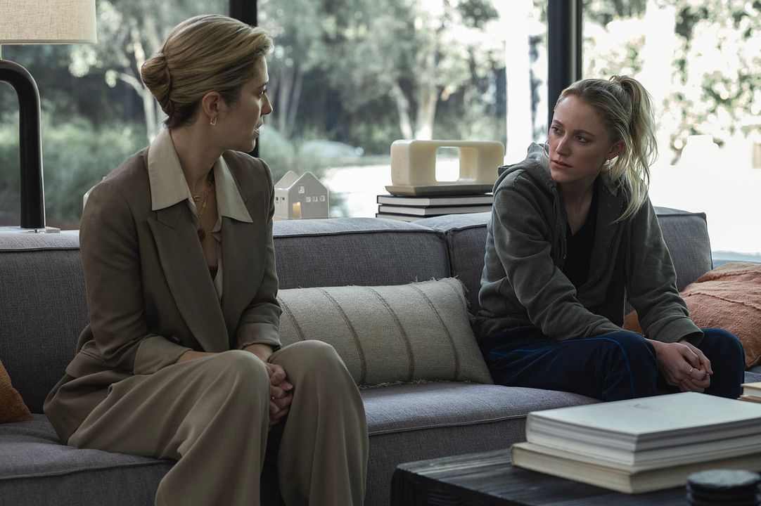 La mano que mece la cuna : Foto Mary Elizabeth Winstead, Maika Monroe