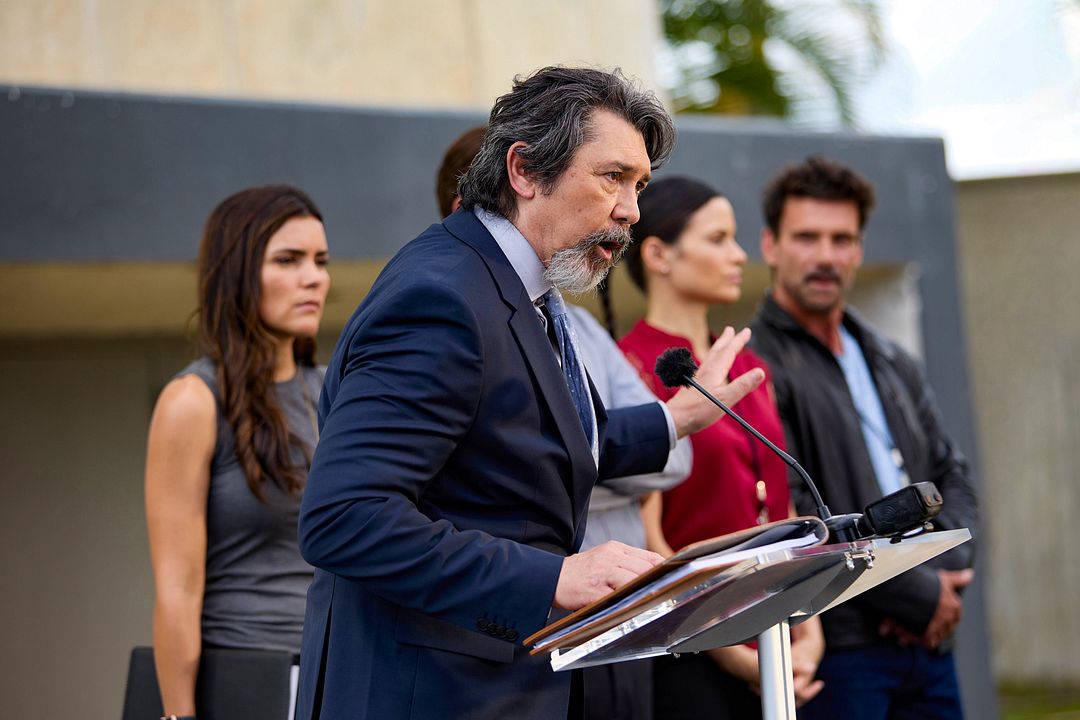 La noche de los hombres lobo : Foto Frank Grillo