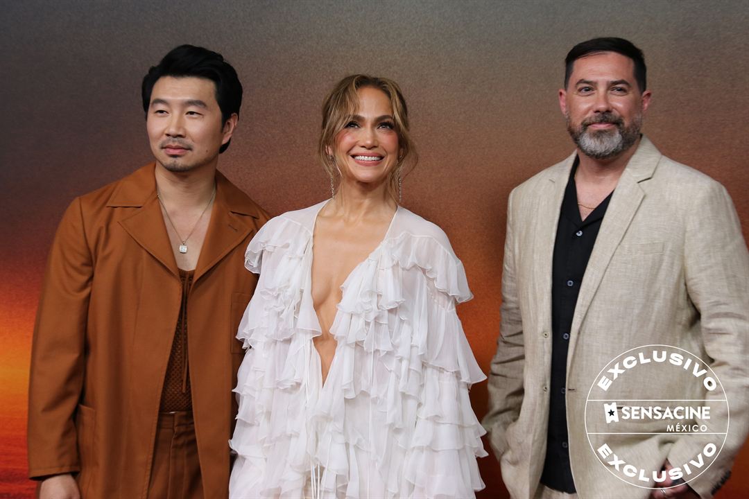 Atlas : Cobertura de revista Simu Liu, Jennifer Lopez, Brad Peyton