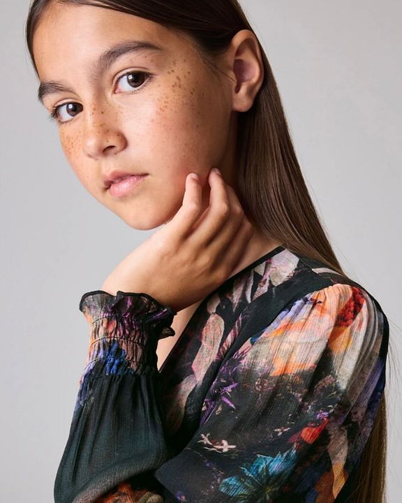 Póster Laila Barwick