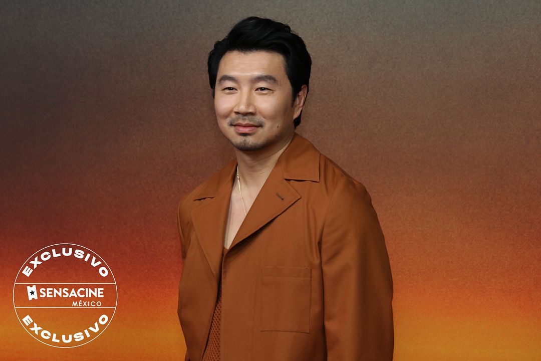 Atlas : Cobertura de revista Simu Liu