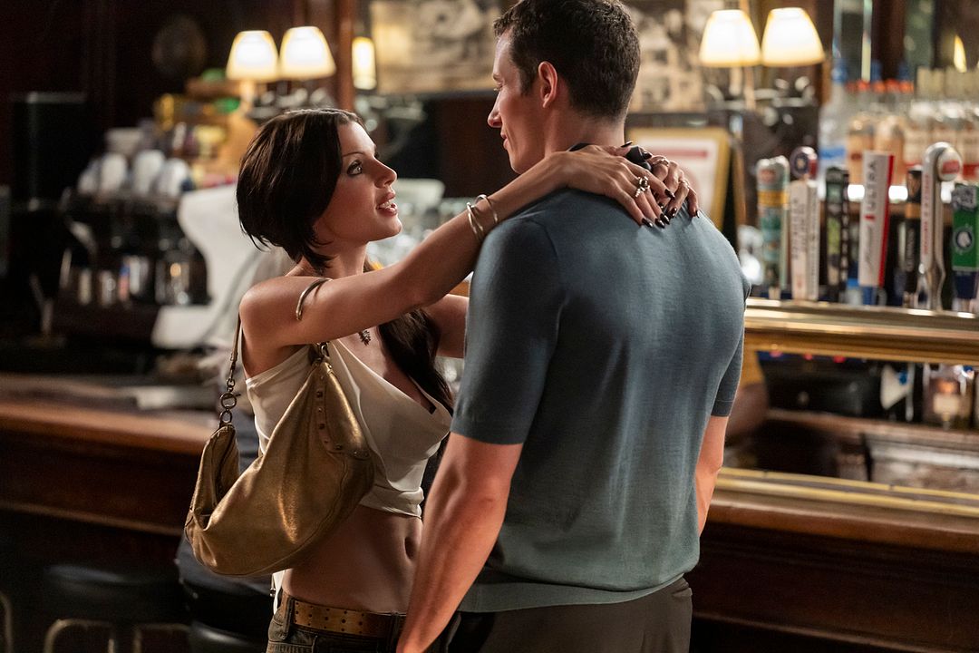 Sólo por una noche : Foto Callum Turner, Julia Fox