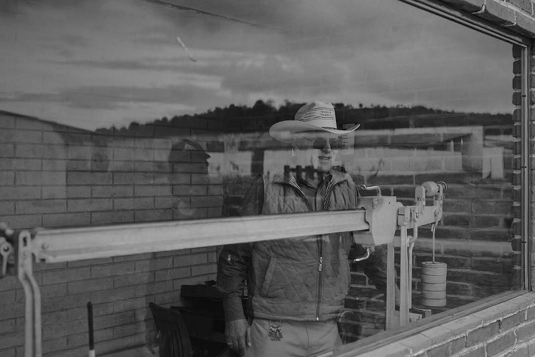 Los amantes se despiden con la mirada : Foto