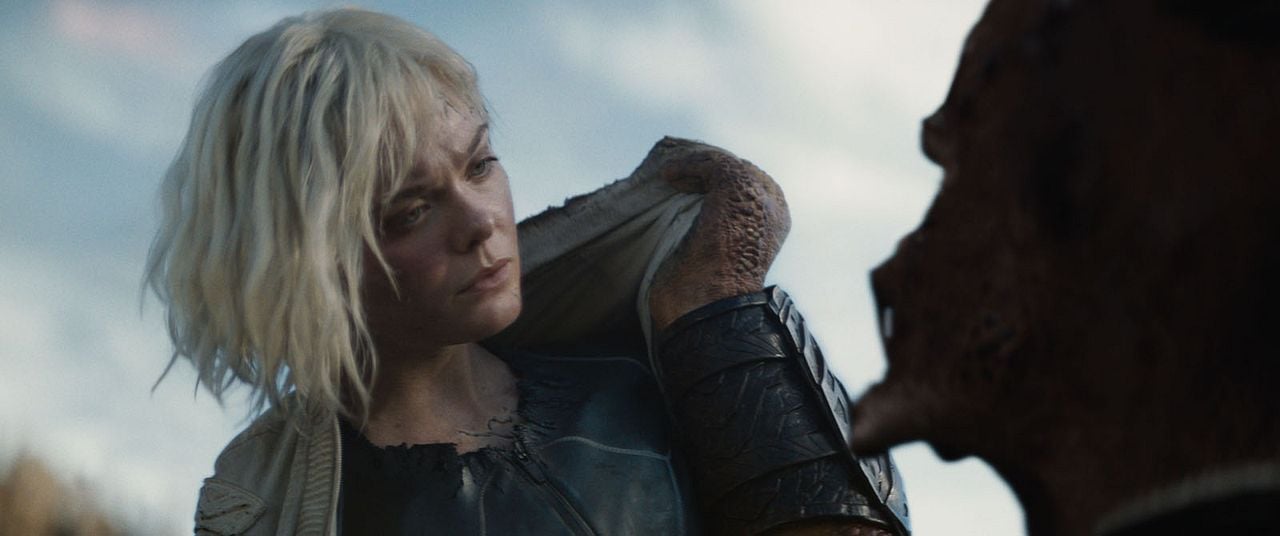 Depredador: Tierras Salvajes : Foto Dimitrius Schuster-Koloamatangi, Elle Fanning