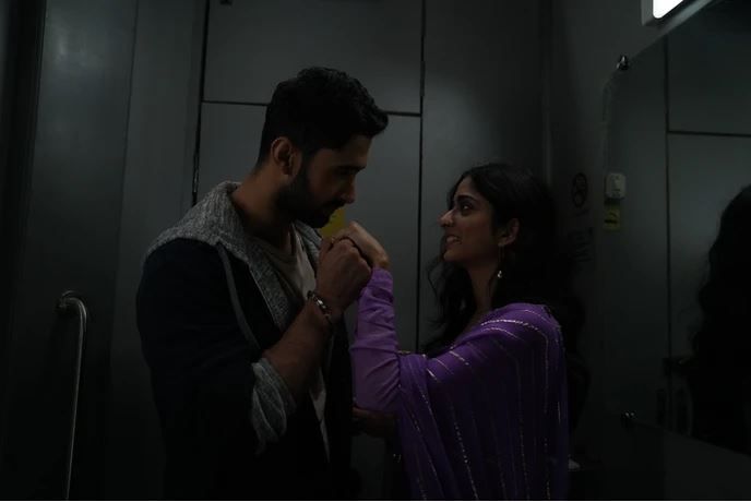 Kill: Masacre En El Tren : Foto Tanya Maniktala