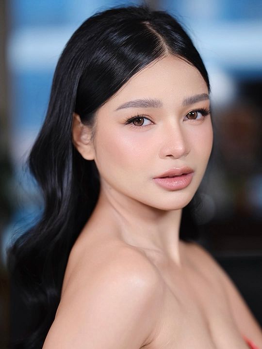 Póster Xyriel Manabat