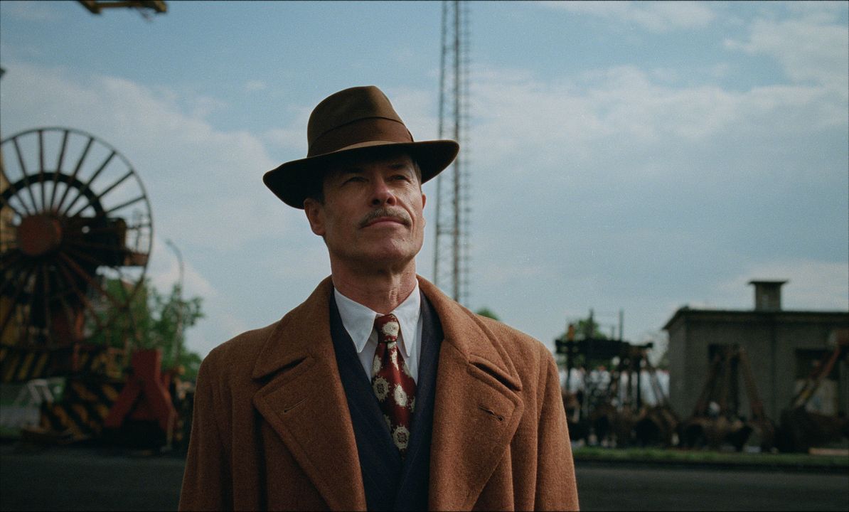 El Brutalista : Foto Guy Pearce