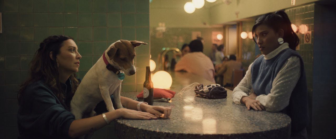 Firma Aquí : Foto Regina Blandón